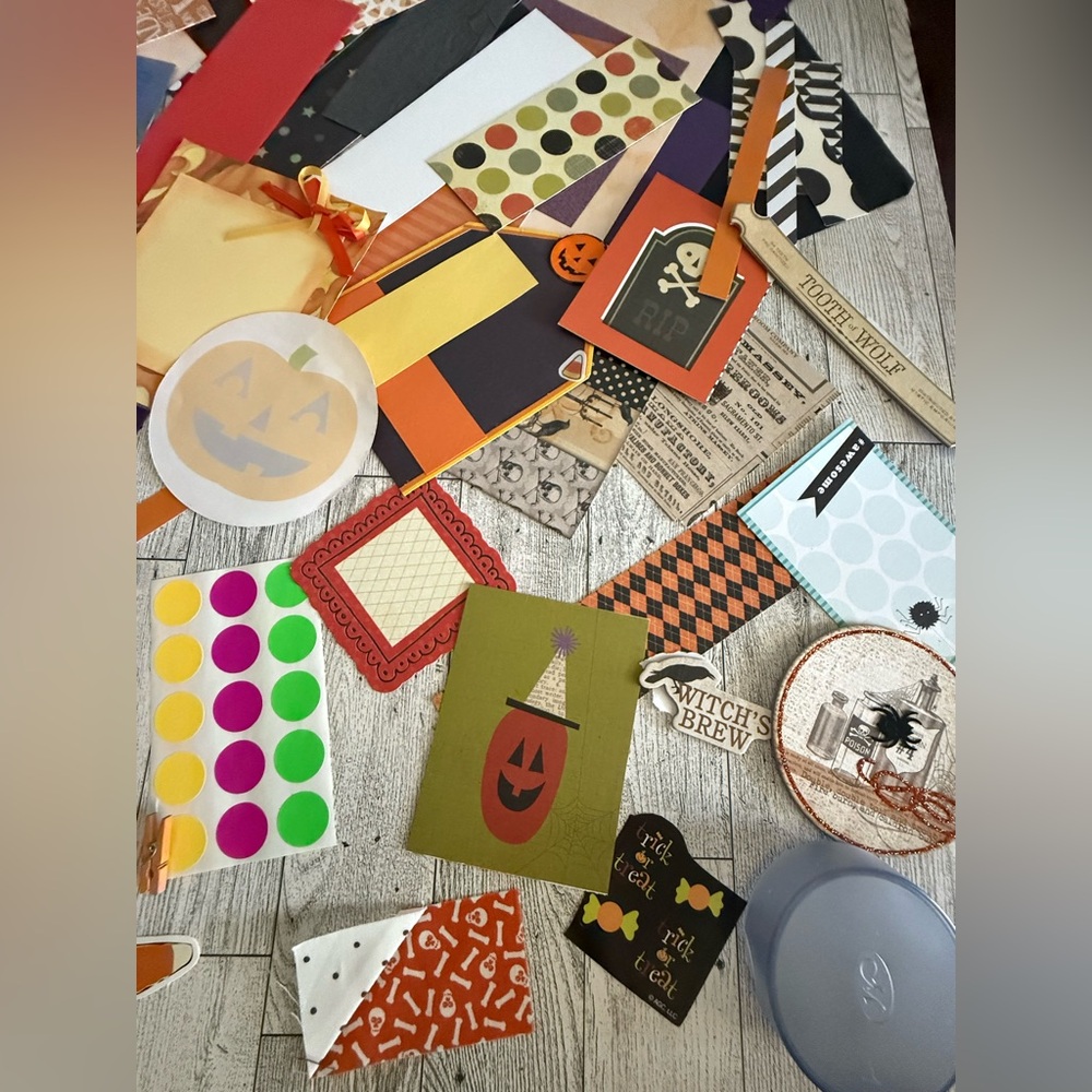 Junk Journal Ephemera Halloween Theme over 100 pieces includes small blank book - Picture 4 of 11